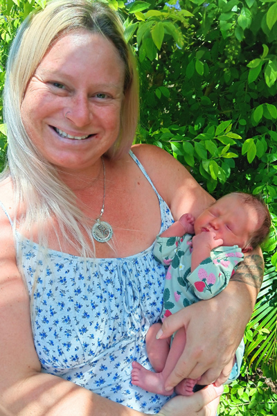 Mum Yasmin with Baby Payton