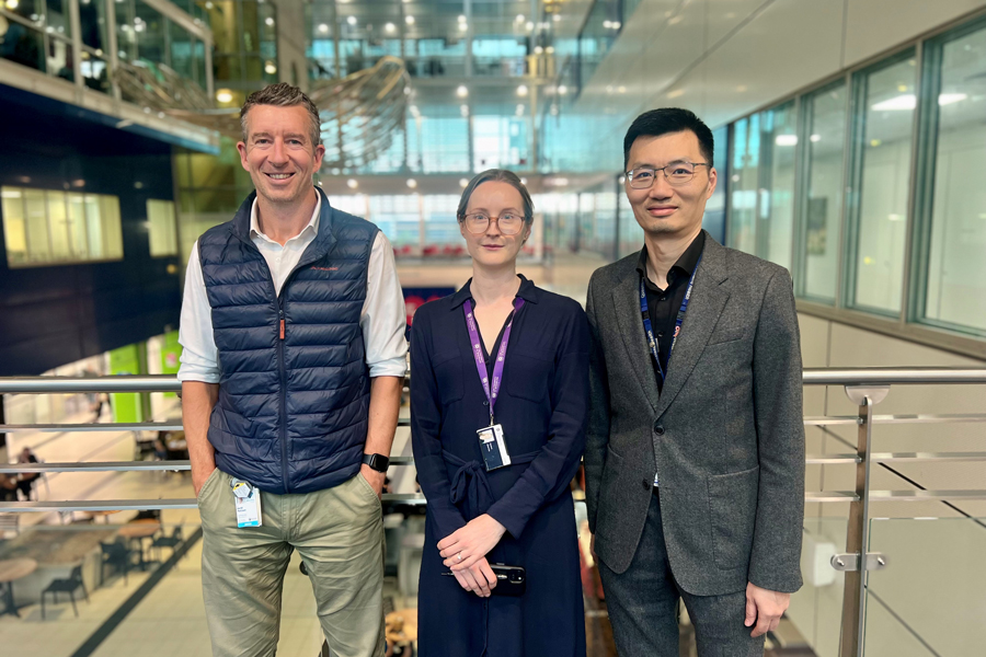 RBWH Director of Nuclear Medicine Professor David Pattison, RBWH Endocrinologist Dr Elizabeth Wootton and RBWH Endocrine Surgeon Clement Wong.