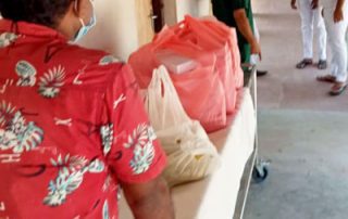 Meals being provided to children in Sri Lanka