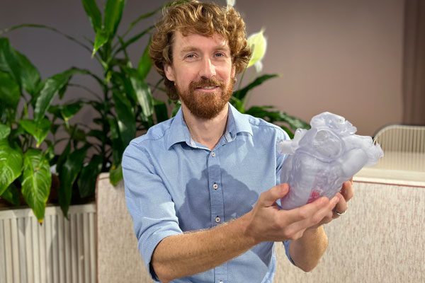 HBI engineer David shows off 3D heart model