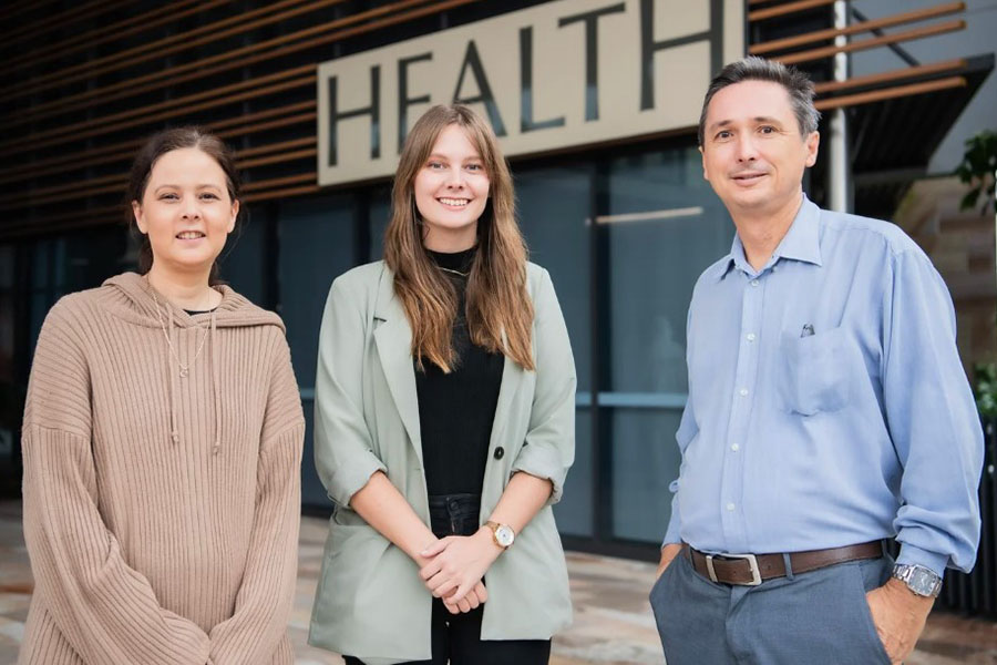 (left to right): Dr Candice Bowman, Carly Hudson and Professor Marcus Randall from Bond University.